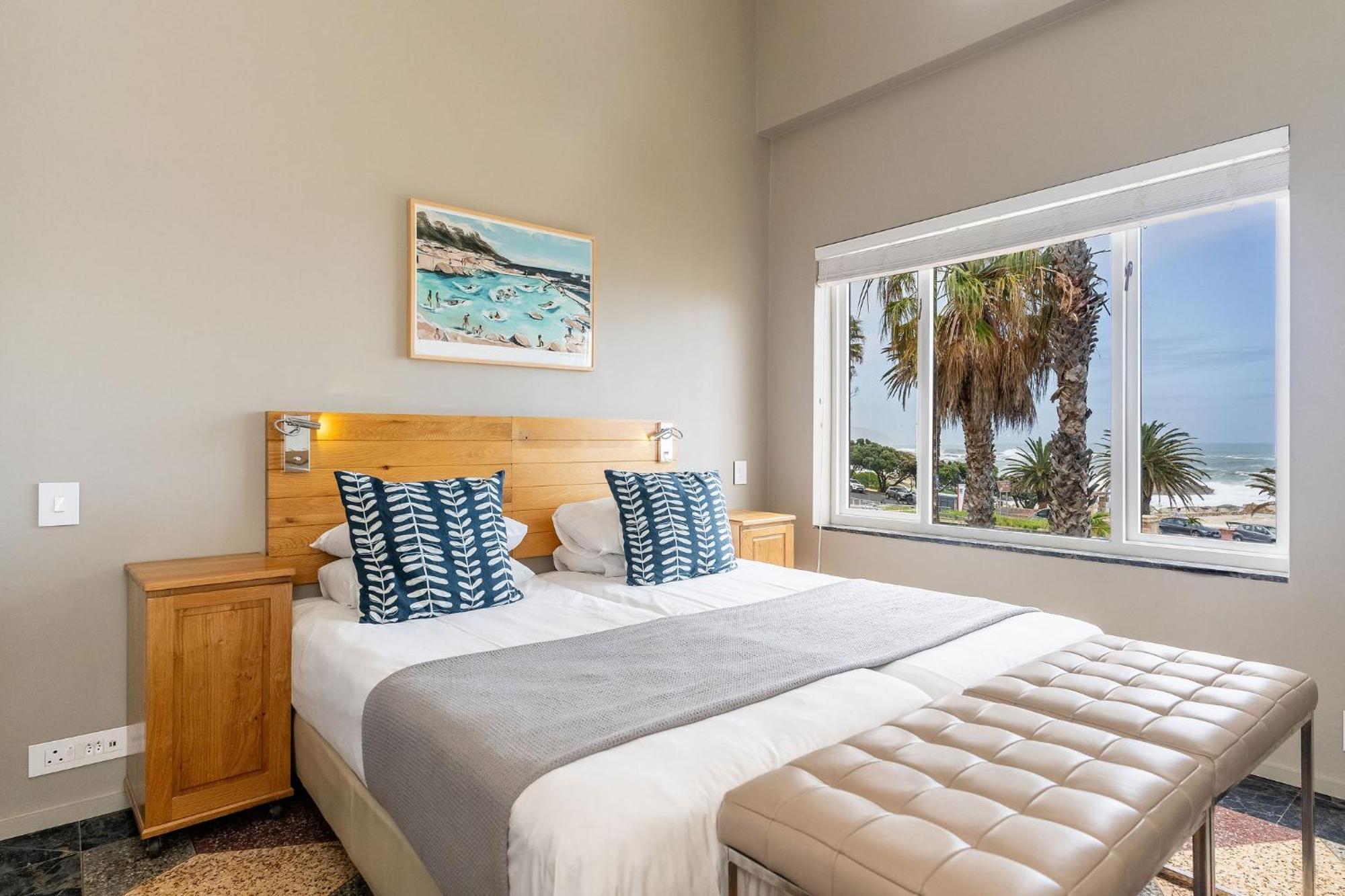 Tidal Pool - Camps Bay Apartment