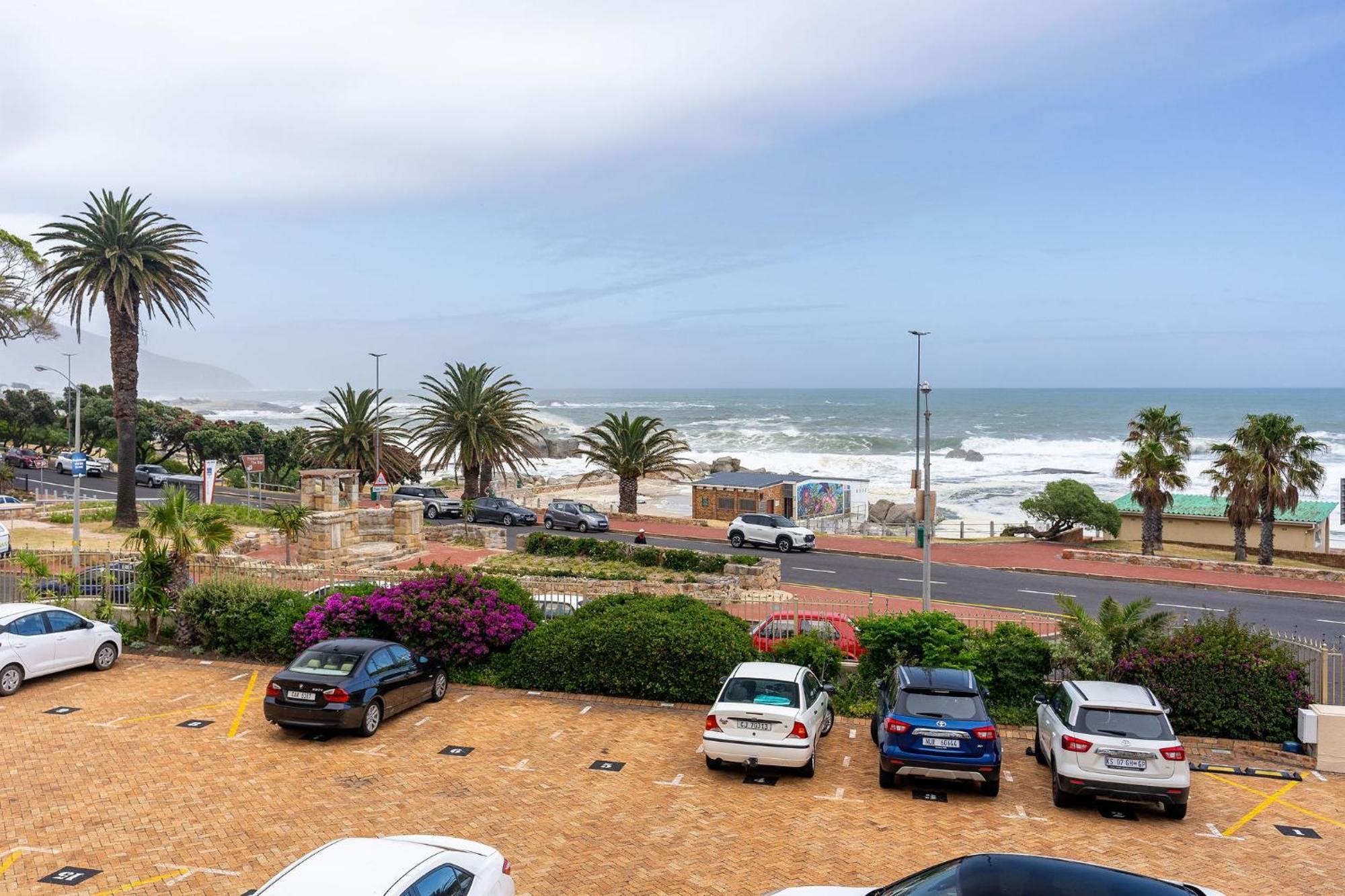 Tidal Pool - Camps Bay * Cape Town